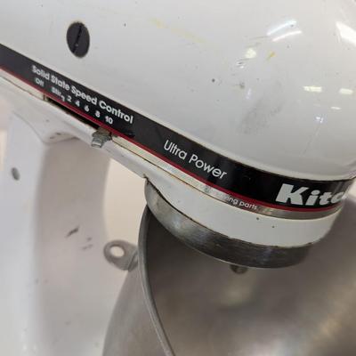 Osterizer 8 Speed Blender & Kitchen Aid Mixer