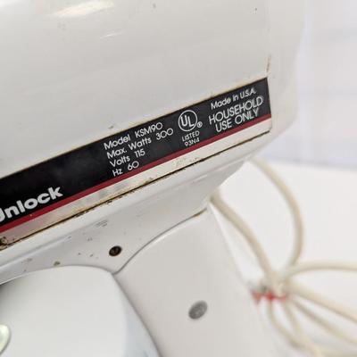 Osterizer 8 Speed Blender & Kitchen Aid Mixer