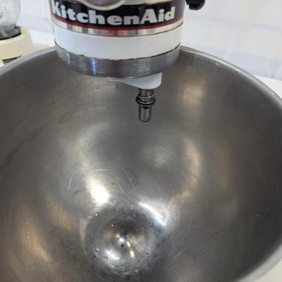 Osterizer 8 Speed Blender & Kitchen Aid Mixer