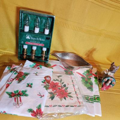Candlelight, Xmas dog and christmas table clothes