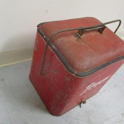 Vintage Pleasure Cooler Chest