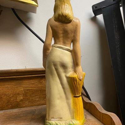 VINTAGE 1940S CARNIVAL CHALKWARE FIGURE