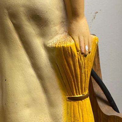 VINTAGE 1940S CARNIVAL CHALKWARE FIGURE