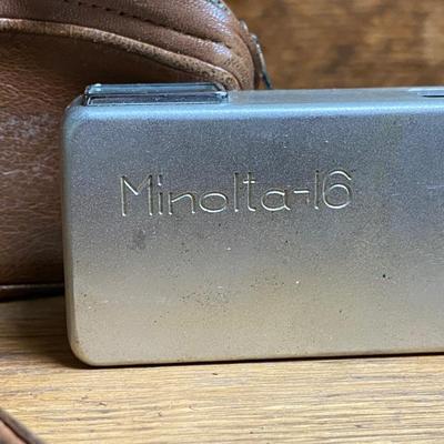 Minolta 16 Mini / Sub Miniature Collapsible Film Camera with case