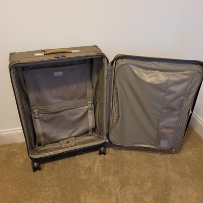 Briggs and Riley Luggage (GB4-EL)