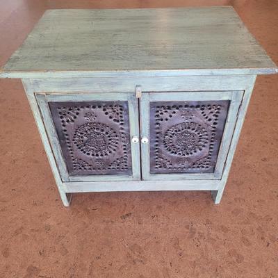 Pie Safe/Cabinet With Punctured Tin Doors & Sides (GB4-EL)