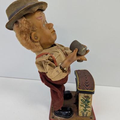 Charley Weaver Battery Operated Bartender