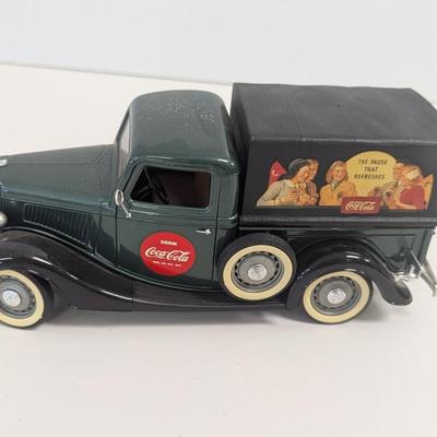 1931 ERTL Hawkeye Crate Bank 1/25 Scale NC Apple Festival 2001 & Coca-Cola Die-cast 1936 Ford Pick-up