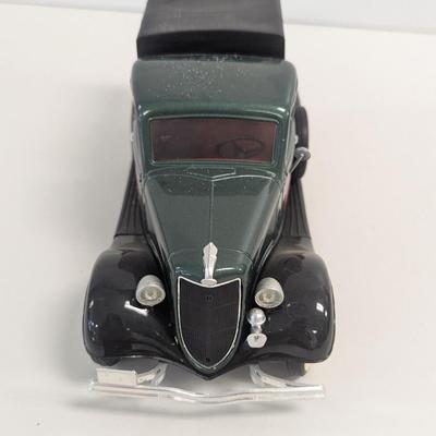 1931 ERTL Hawkeye Crate Bank 1/25 Scale NC Apple Festival 2001 & Coca-Cola Die-cast 1936 Ford Pick-up
