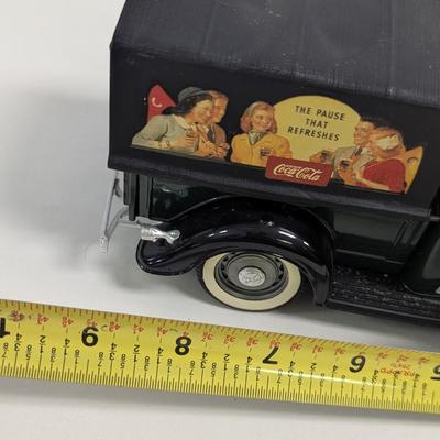 1931 ERTL Hawkeye Crate Bank 1/25 Scale NC Apple Festival 2001 & Coca-Cola Die-cast 1936 Ford Pick-up