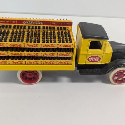 Coca-Cola Coke ERTL 1931 Hawkeye Beverage Truck Die-cast 1/34 Scale