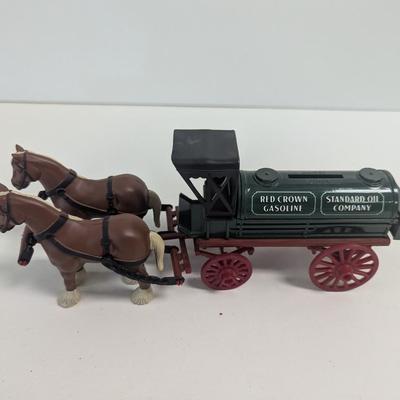 Ertl Die-Cast 1/32 1912 Horse-Drawn Tanker Wagon Bank