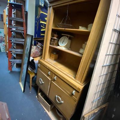 Vintage MCM hutch with drawer and lower cabinet.