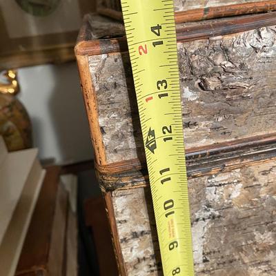 Two boxes with Bark Surface, VERY COOL!
