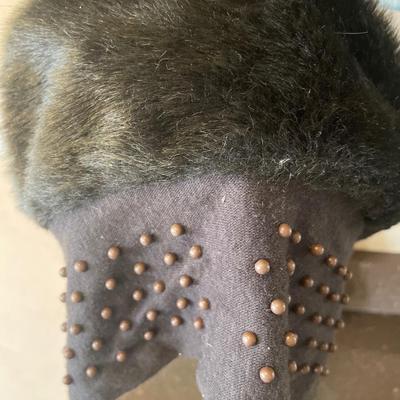 As 2 vintage ladies hats