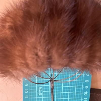 As 2 vintage ladies hats