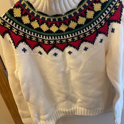 Women’s Chaps sweater with tags