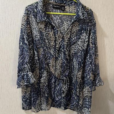 Lady’s 2X Blouse