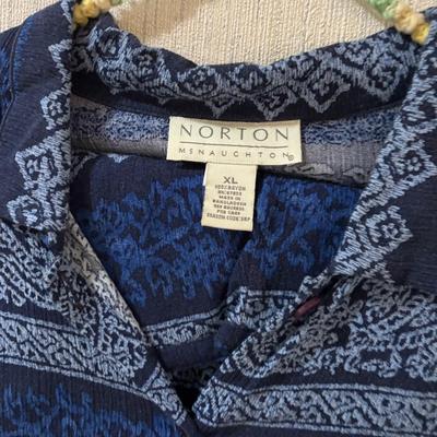 XL Lady’s Top and Skirt