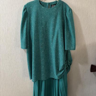 Size 24.5 Lady’s Dress