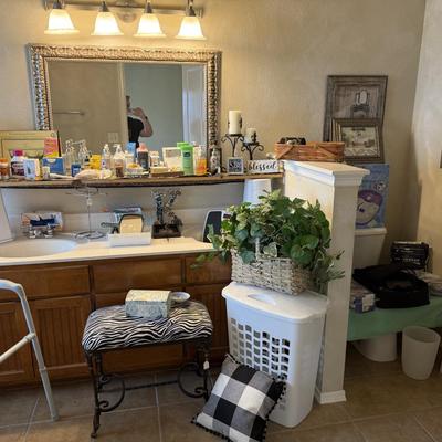 Lot 2: Bathroom Selection
