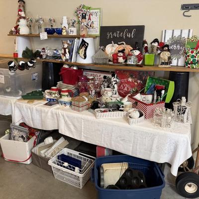 Lot 9: Garage Far Right Table Selection