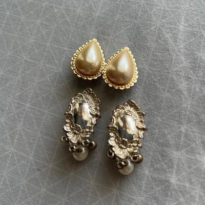 Pearlescent clip on earrings