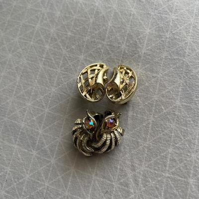 Gold toned clip on earrings