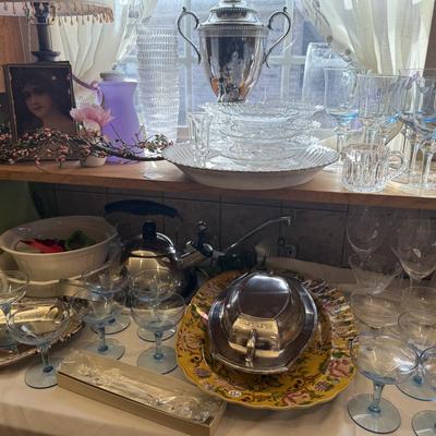 Lot 22: Kitchen Left Selection