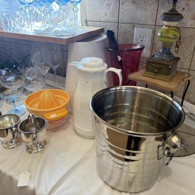 Lot 22: Kitchen Left Selection