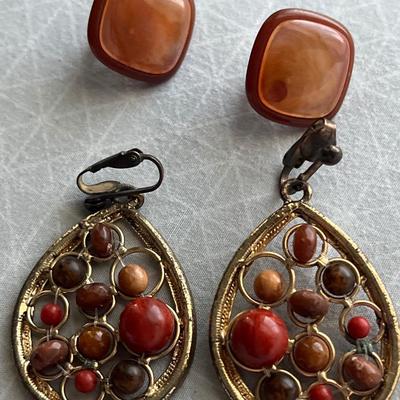 Gold toned/brown clip on earrings