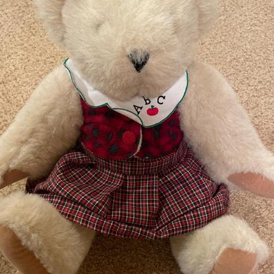 2 Wee Bear Village with Vermont poseable bear