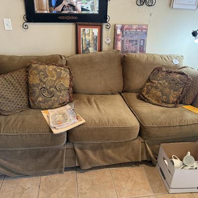 Lot 25: Couch, Kitchen Shelf & More