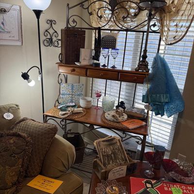 Lot 25: Couch, Kitchen Shelf & More