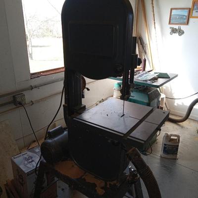Band saw