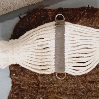 SADDLE BLANKET, WOOL SADDLE PAD AND A CINCH