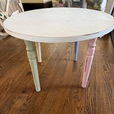 CHILDS TABLE CHAIRS