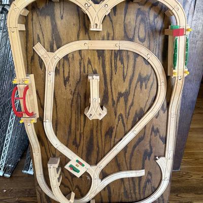 WOOD TRAIN TRACK SET TOY