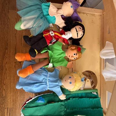 DOLL HOUSE PUPPET LOT