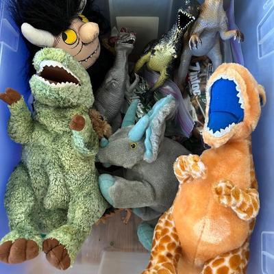 STUFFED ANIMAL LOT