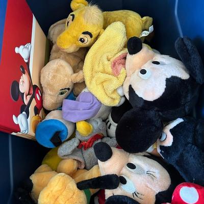 STUFFED ANIMAL LOT