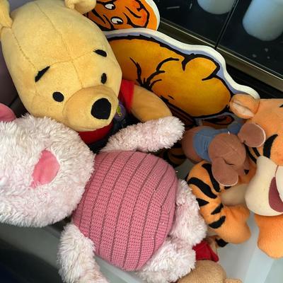 STUFFED ANIMAL TOY LOT