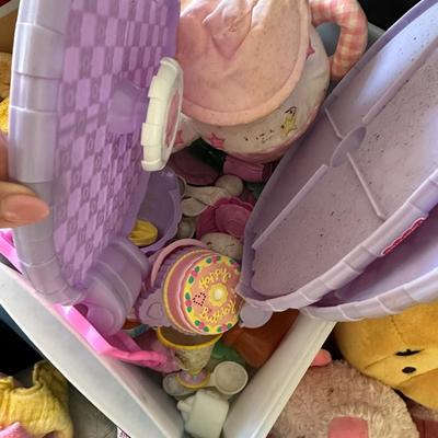 STUFFED ANIMAL TOY LOT