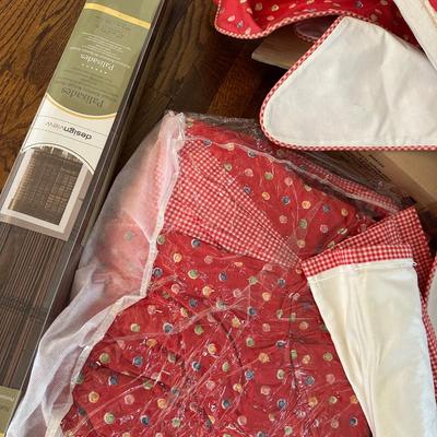 RED YOUTH WINDOW TREATMENTS