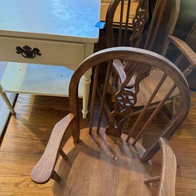 KIDS ROCK CHAIRS, END TABLE