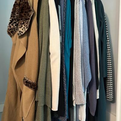 WOMENS CLOTHING LOT