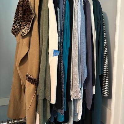 WOMENS CLOTHING LOT