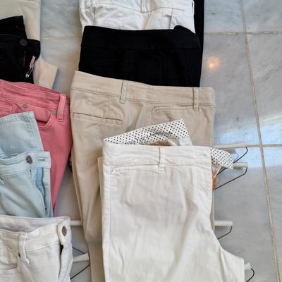 WOMENS PANTS LOT