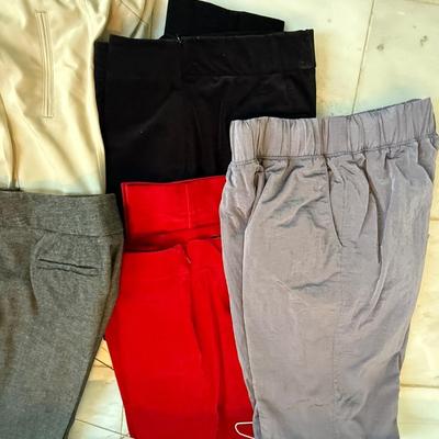 WOMENS PANTS LOT