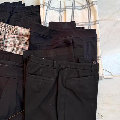 WOMENS PANTS LOT